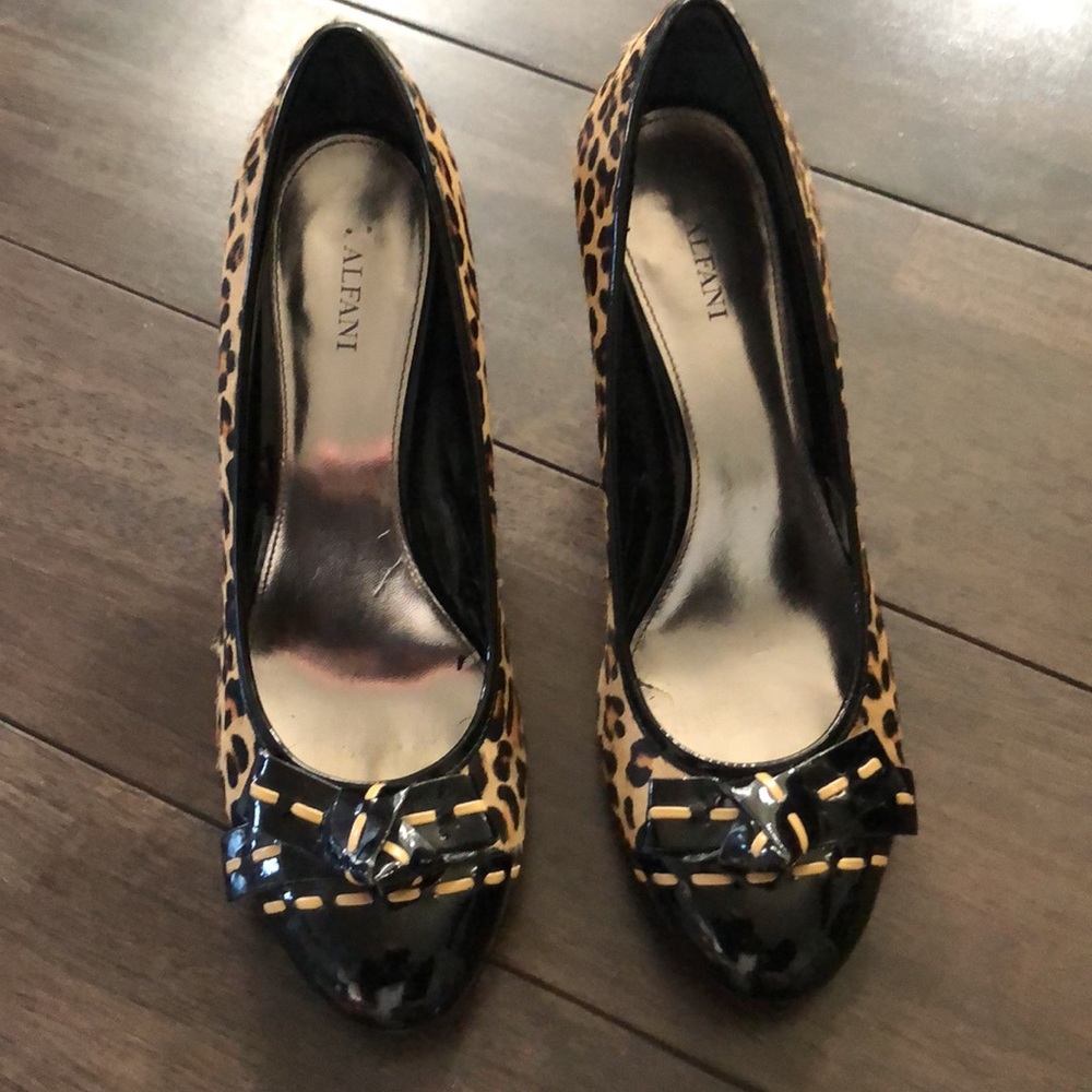 Alfani Leopard Print Heels/Pumps, Size 9.5 - Picture 7 of 8